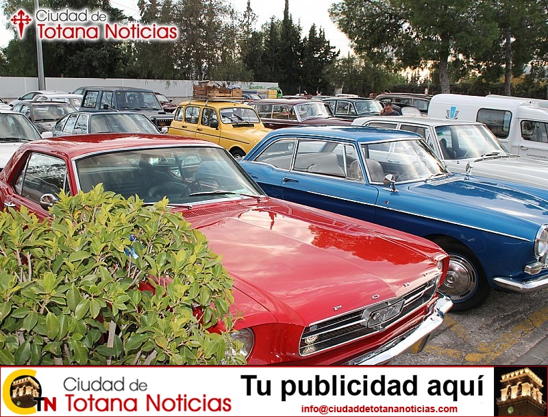 Concentración de Vehículos Clásicos (coches aparcados) - 002