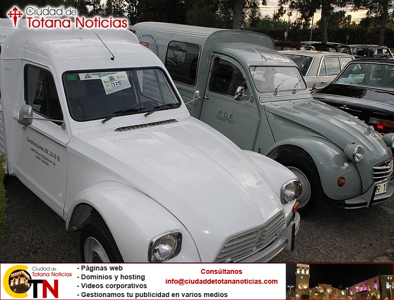 Concentración de Vehículos Clásicos (coches aparcados) - 005