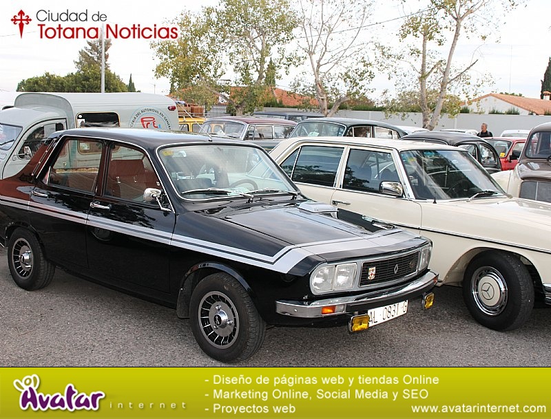 Concentración de Vehículos Clásicos (coches aparcados) - 011