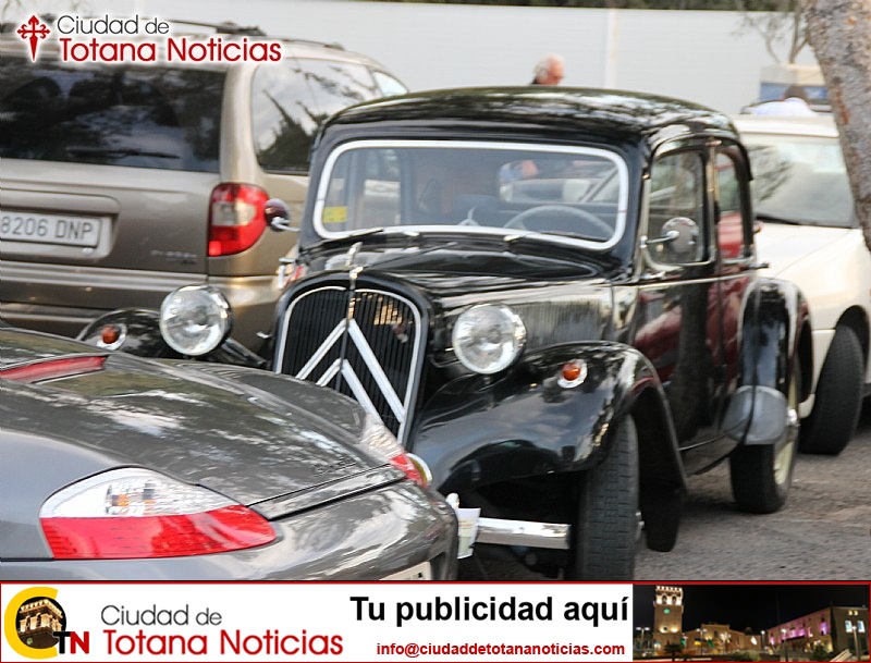 Concentración de Vehículos Clásicos (coches aparcados) - 012