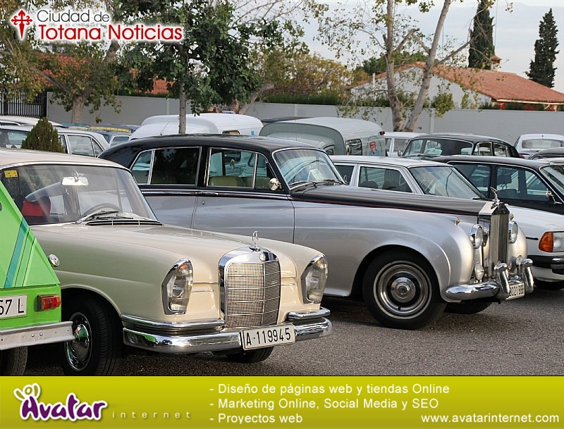 Concentración de Vehículos Clásicos (coches aparcados) - 019
