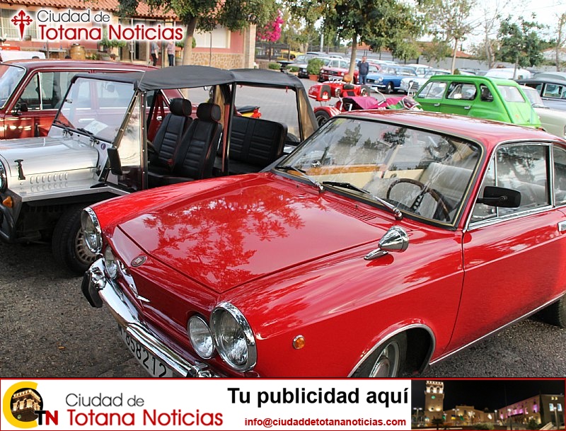 Concentración de Vehículos Clásicos (coches aparcados) - 020