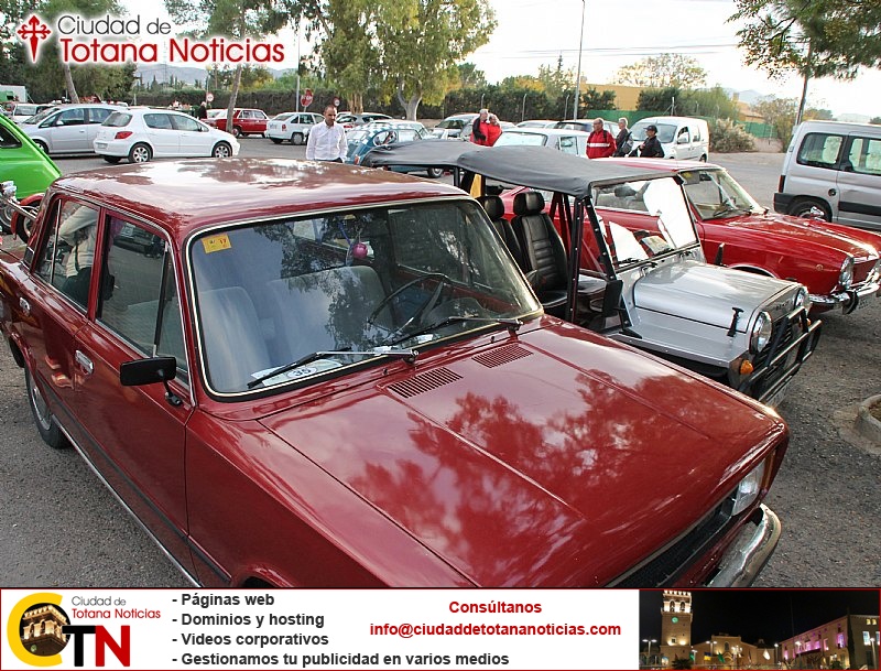 Concentración de Vehículos Clásicos (coches aparcados) - 021