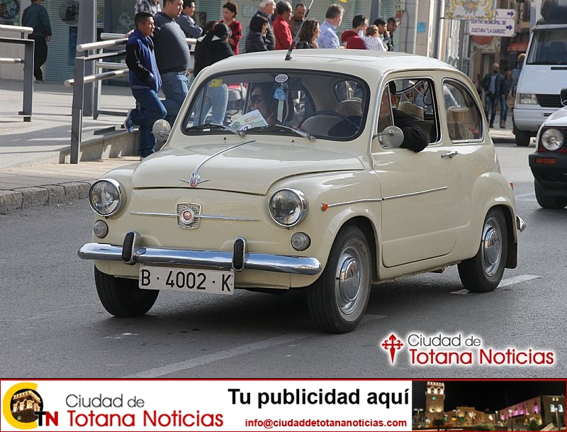 Concentración de vehículos clásicos Ciudad de Totana 2016 - Coches en marcha - 104