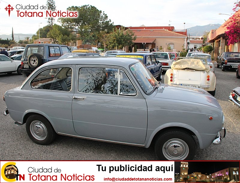 Concentración de Vehículos Clásicos (coches aparcados) - 032