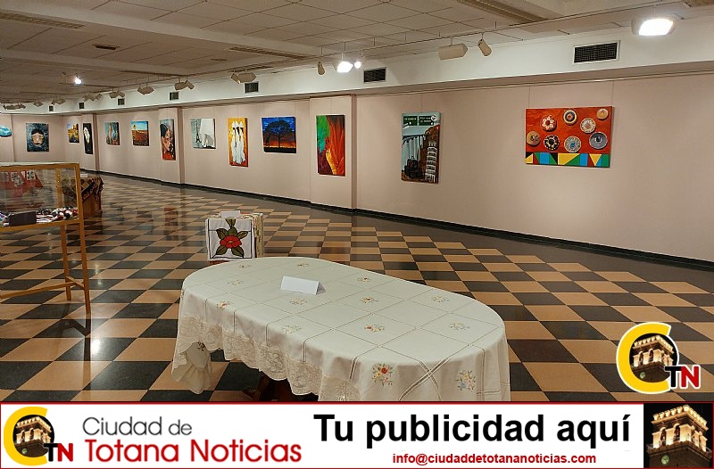 Exposición talleres bordado, patchworks y pintura - La Cárcel Formación 2017 - 002