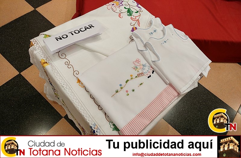 Exposición talleres bordado, patchworks y pintura - La Cárcel Formación 2017 - 026