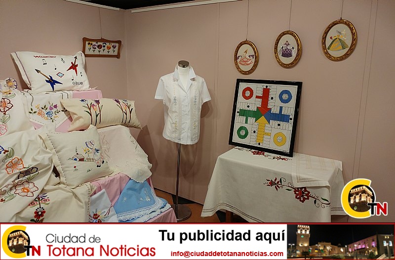 Exposición talleres bordado, patchworks y pintura - La Cárcel Formación 2017 - 040