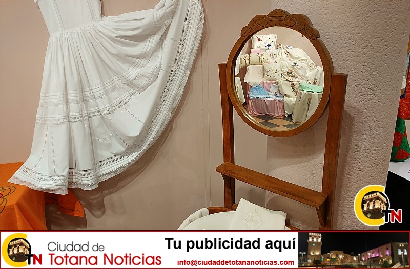 Exposición talleres bordado, patchworks y pintura - La Cárcel Formación 2017 - 052