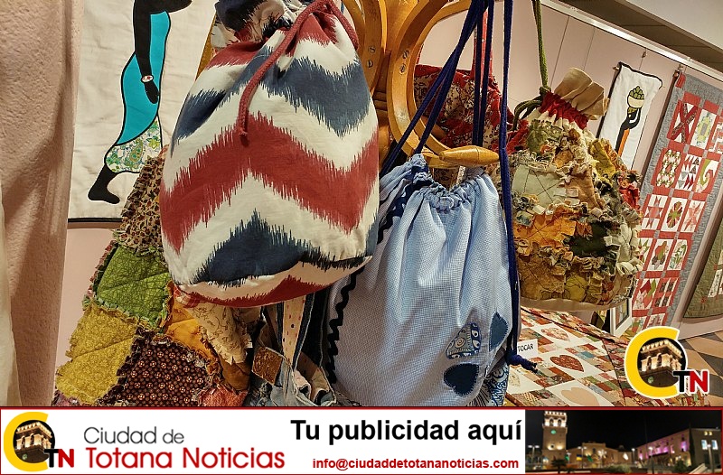 Exposición talleres bordado, patchworks y pintura - La Cárcel Formación 2017 - 068