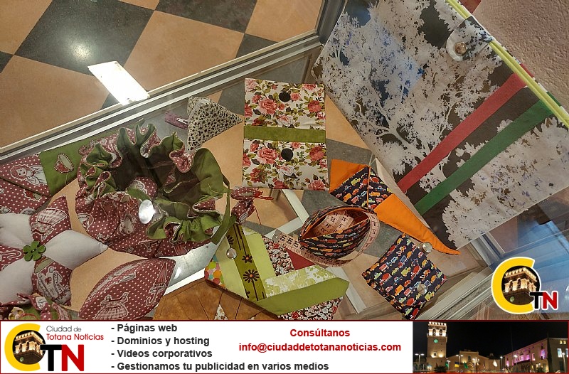 Exposición talleres bordado, patchworks y pintura - La Cárcel Formación 2017 - 085